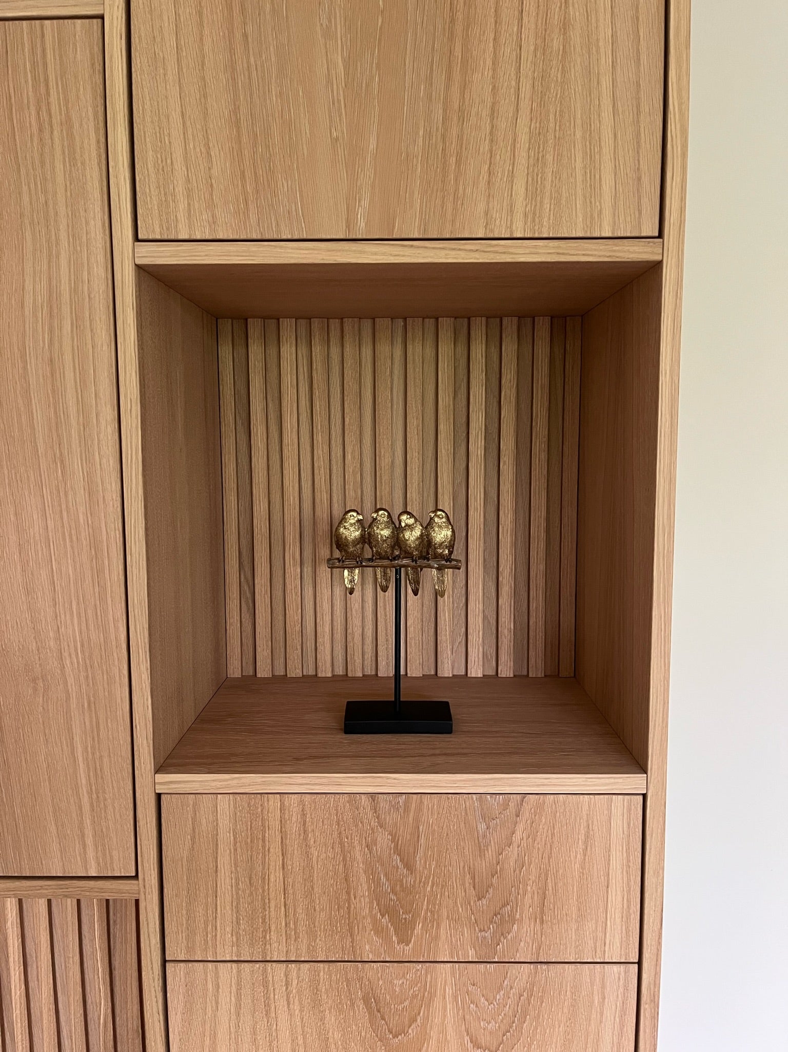 tv meubel, Eikenhouten tv meubel, Tv meubel op maat,Ladekast, ingebouwde tv meubel, eiken nis. 