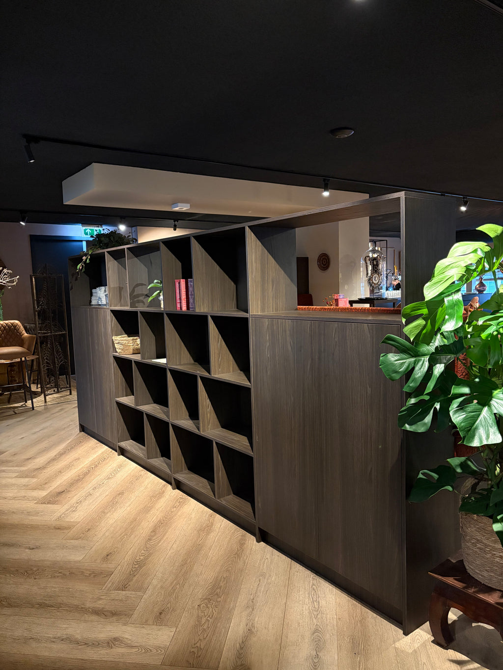 zithoek restaurant, maatwerk bank, eetbank, maatwerk kast, Restaurant inrichting, Eettafel, maatwerk bank. 