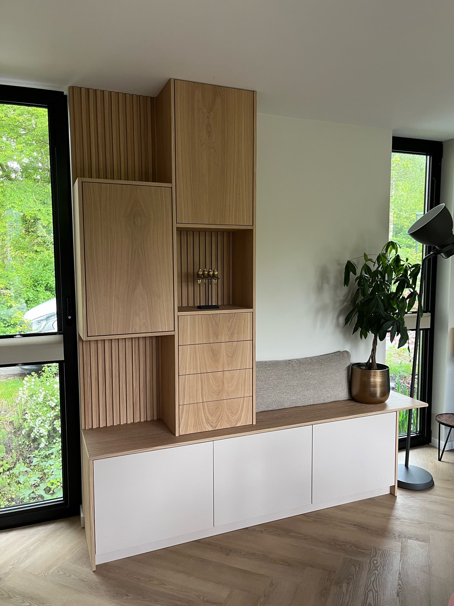 tv meubel, Eikenhouten tv meubel, Tv meubel op maat,Ladekast, ingebouwde tv meubel. design meubel. 